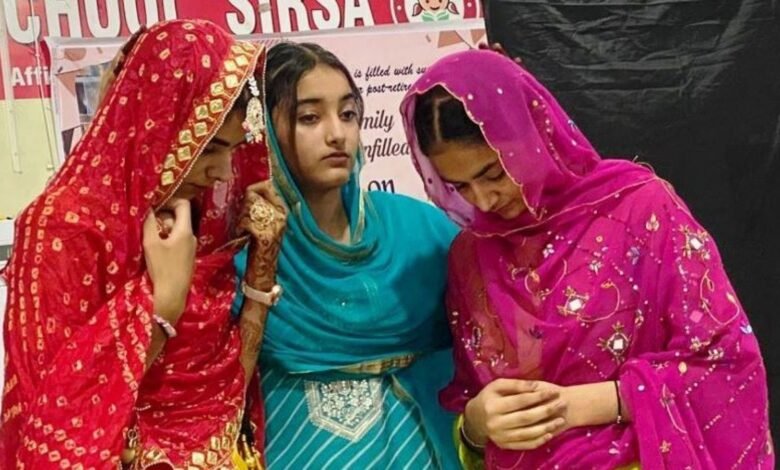 Legal awareness given to girl students through street play in Sirsa